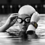 Apple Watch Ultra 2 GPS + Cellular • Caixa natural de titânio de 49 mm • Pulseira loop Alpina canela – M - Distribuidor Autorizado - Imagem 8