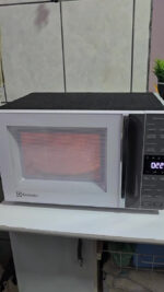 Micro-ondas ME23S 23L Efficient Com Descongelamento Assistido Cor Inox Electrolux - Imagem 2