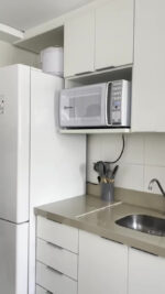 Micro-ondas Electrolux de bancada Branco com Função Tira Odor e Manter Aquecido 34L MEO44 - Imagem 2