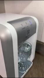 Purificador Electrolux Eletrônico Compacto Efficient Painel Digital Bivolt Branco PE11B Bivolt - Imagem 10